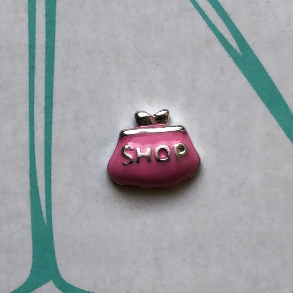 Shop Charm‎